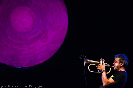 Fresu alle prese con il Quinto Elemento. Time in Jazz 2013.